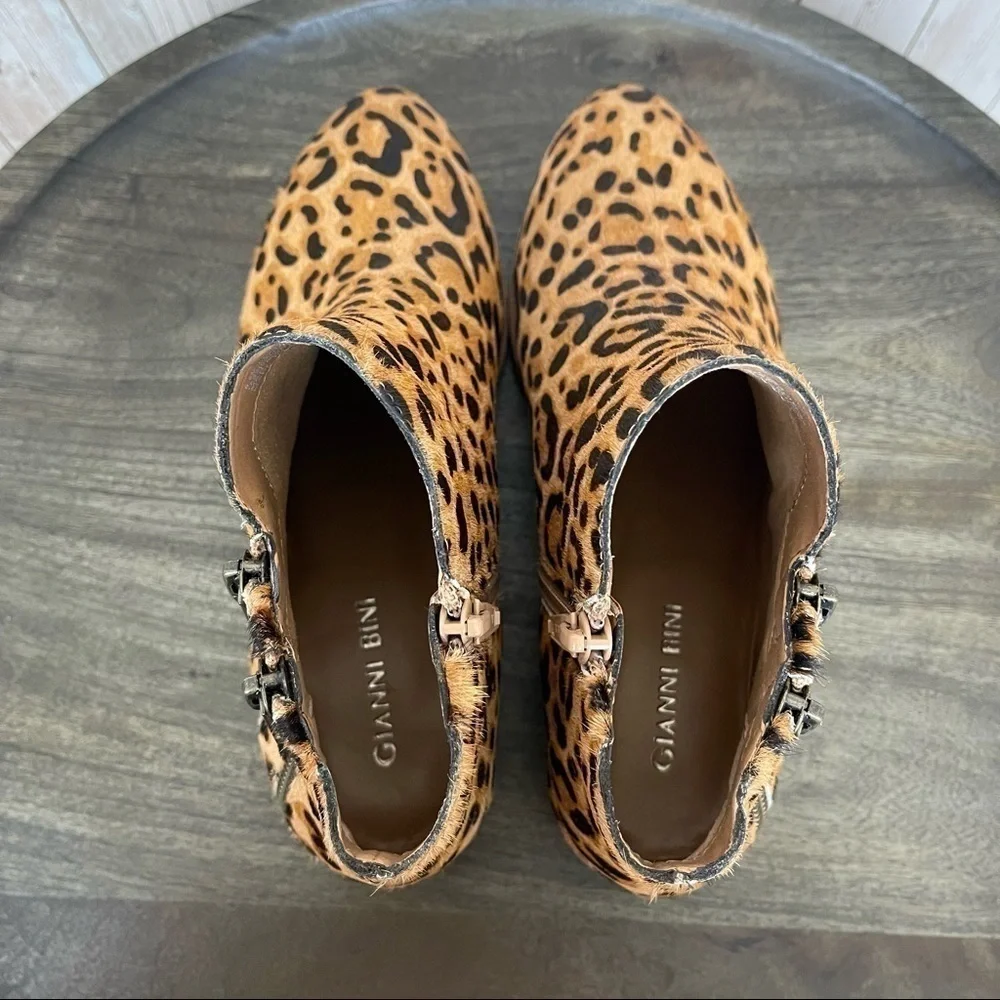Gianni Bini (Tinslea) Animal Print Ankle Boot Size 6.5 Women